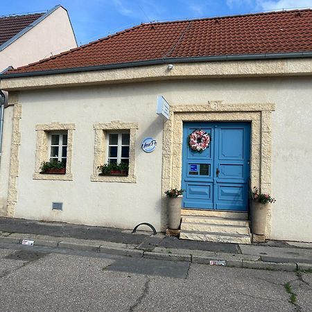Monpe Apartmanik S Atmosferou Komarno Bagian luar foto