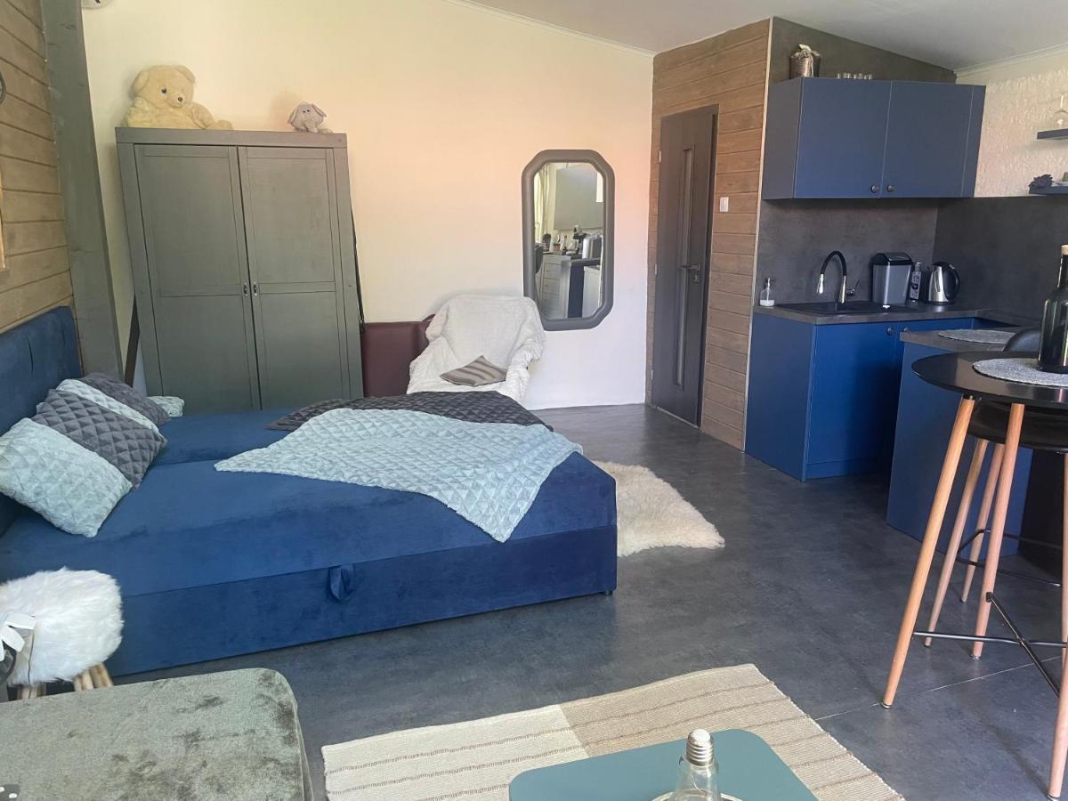 Monpe Apartmanik S Atmosferou Komarno Bagian luar foto