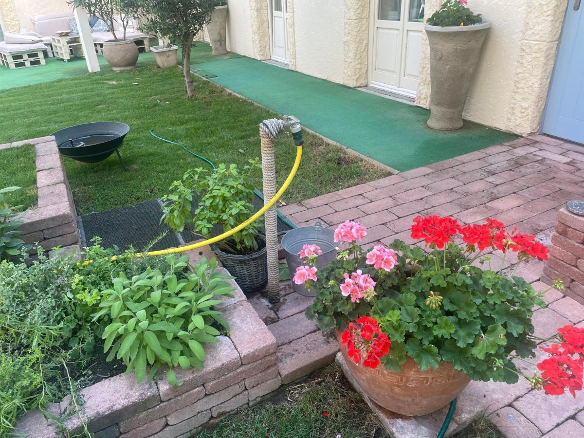 Monpe Apartmanik S Atmosferou Komarno Bagian luar foto