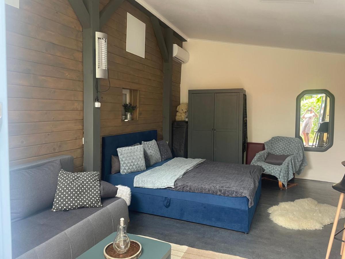 Monpe Apartmanik S Atmosferou Komarno Bagian luar foto