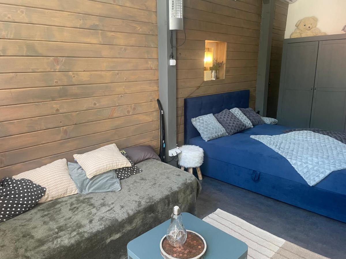 Monpe Apartmanik S Atmosferou Komarno Bagian luar foto