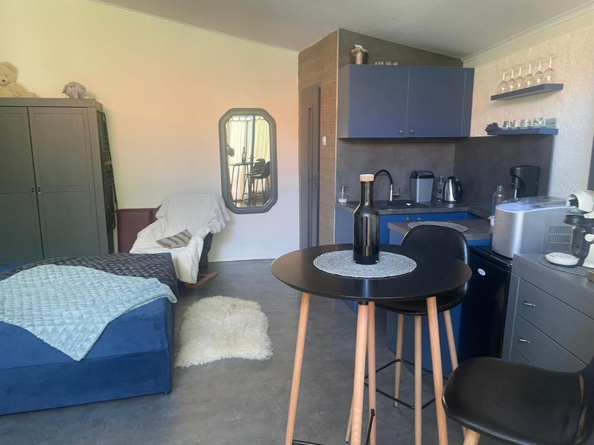 Monpe Apartmanik S Atmosferou Komarno Bagian luar foto