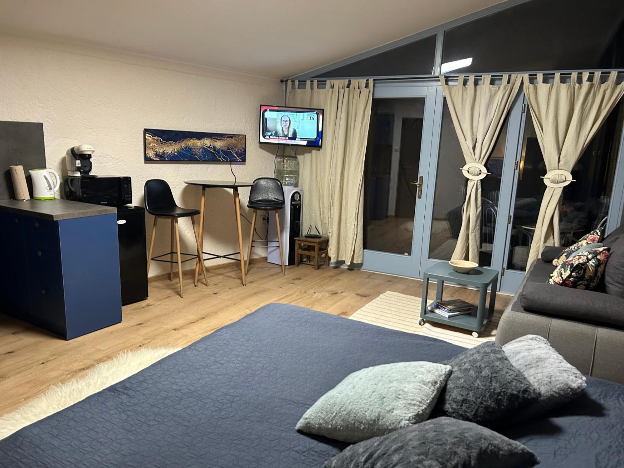 Monpe Apartmanik S Atmosferou Komarno Bagian luar foto